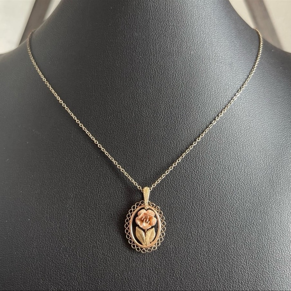 Krementz Rose Necklace